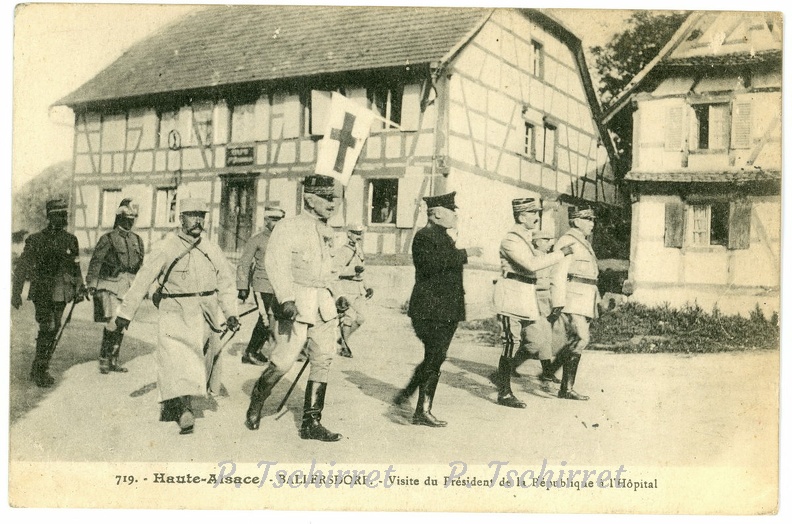 Ballersdorf-Visite-President-Poincare-a-l-Hopital-1918-r.jpg