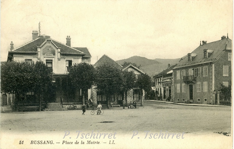 Bussang-Place-de-la-Mairie-1920-r