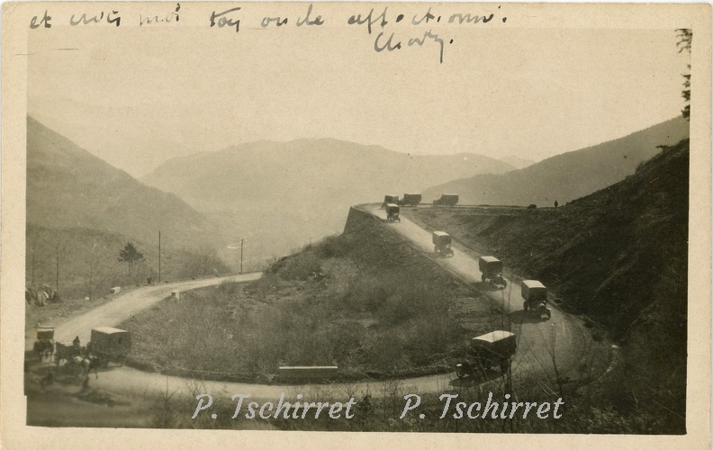 Bussang-route-avec-camions-militaire-automobile-1915-r.jpg