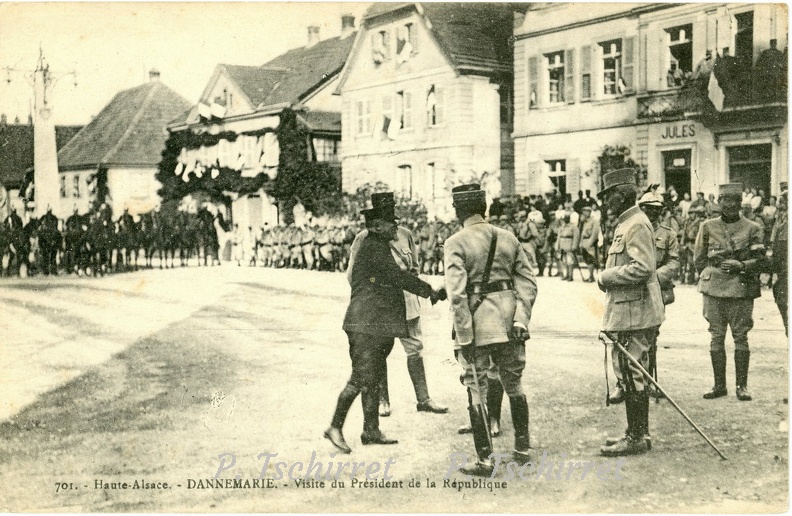 Dannemarie-Visite-du-President-de-la-Republique-Place-des-Halles-1917-r