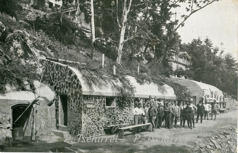 01-N1-Hartmannswillerkopf-cote-allemand-Abris-betonnes-1914_r.jpg