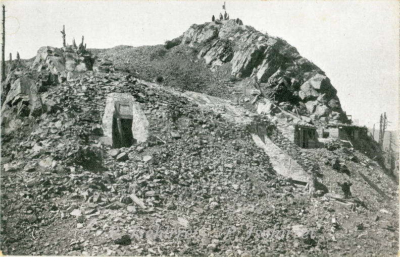 10-N11-Hartmannswillerkopf-Entre-des-abris-souterrains-1914 r