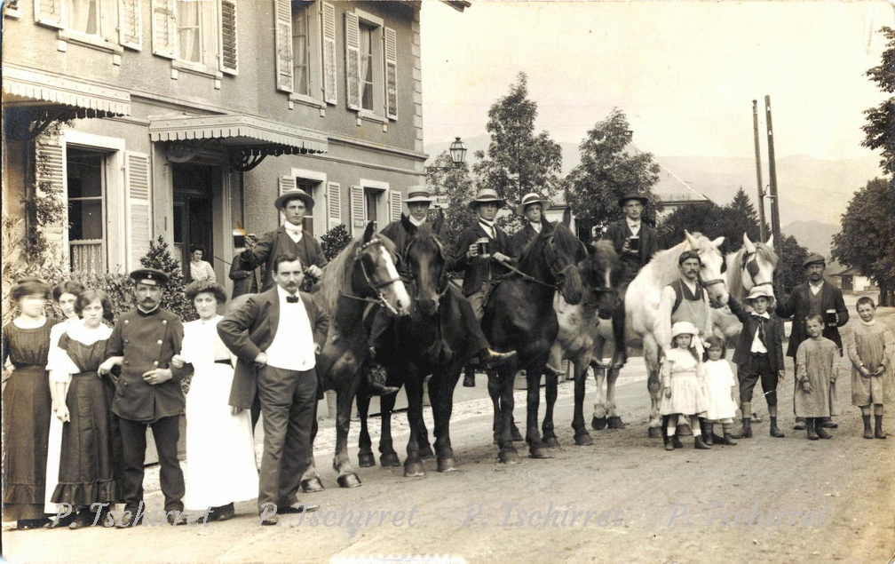 Husseren-Wesserling-hotel-de-Wesserling-et-cavaliers-1914-01a