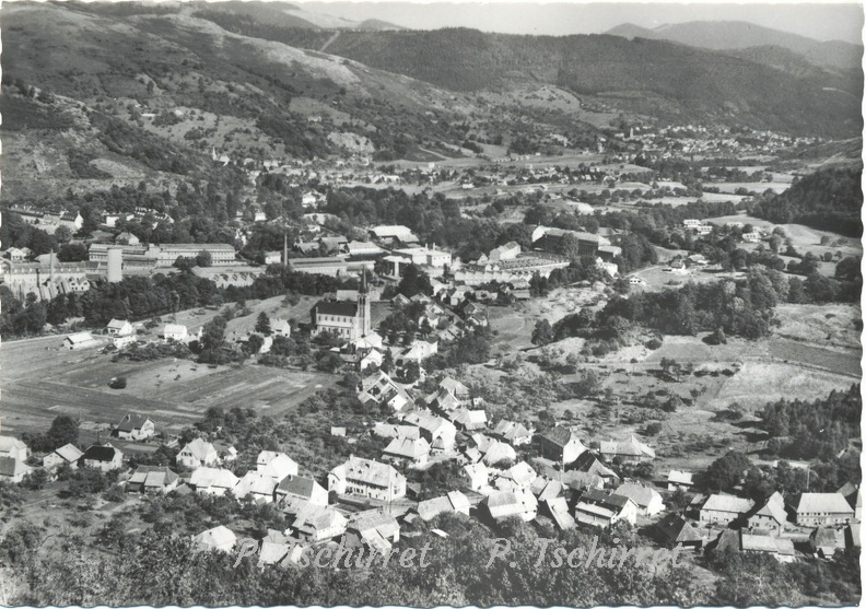 Husseren-vue-du-Husselberg-eglise-et-usines-1961