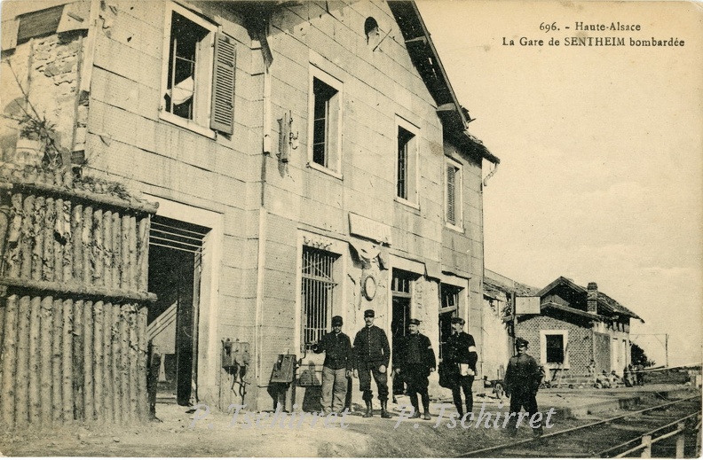 Sentheim-La-gare-bombarde-et-militaire-francais-1914-r.jpg