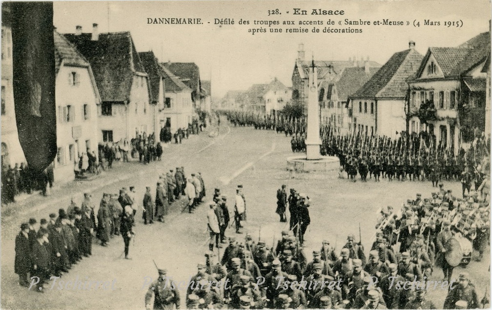 Dannemarie-Defile-des-troupes1915-03-04-r
